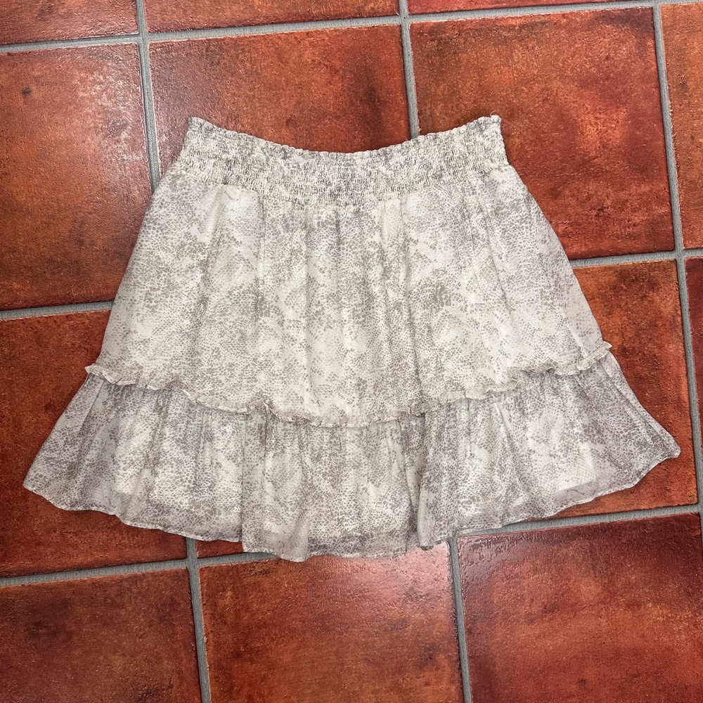 INTERMIX 100% Silk Layered and Stretchy Ruffle Skirt Size Large